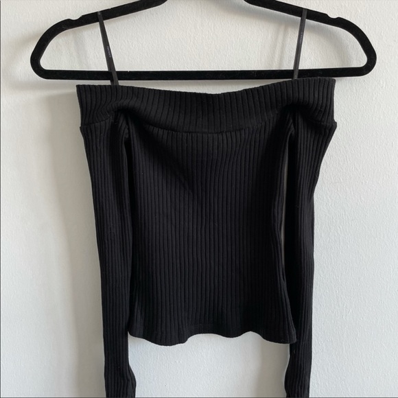 Forever 21 Size Small 6 Top & Sweater Bundle - Picture 10 of 16